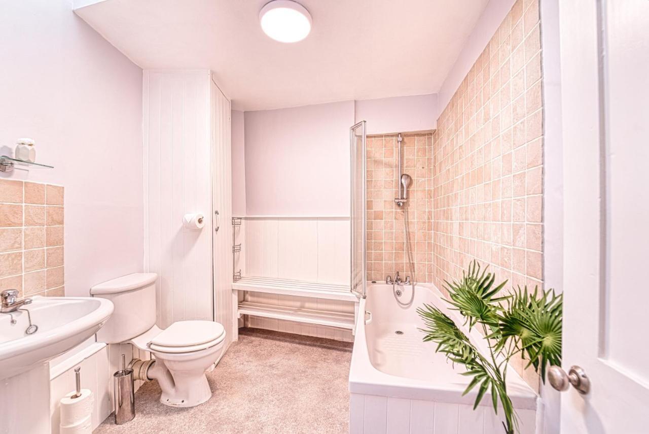 The Stylish Gem Of Bath - Football Table - Sleeps 10 Kültér fotó