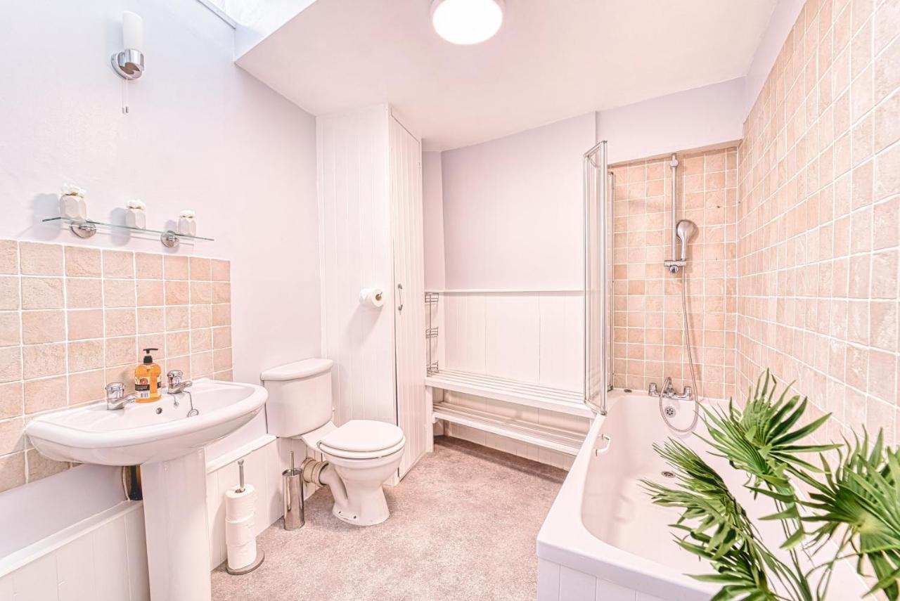 The Stylish Gem Of Bath - Football Table - Sleeps 10 Kültér fotó